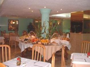 Hotel Monarque El Rodeo 3*