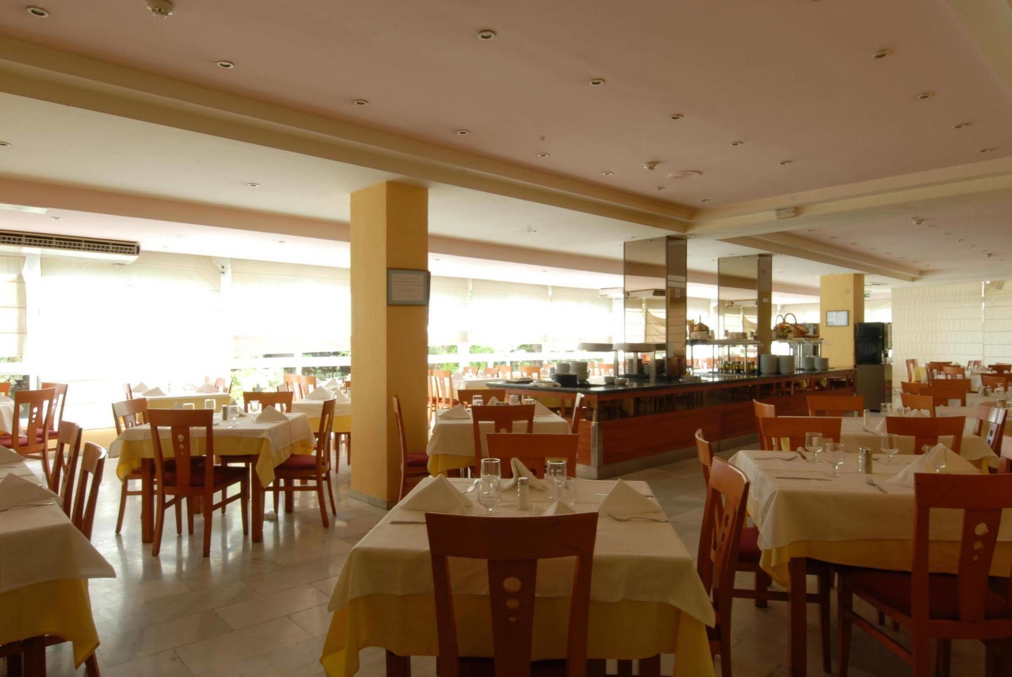 Monarque El Rodeo Hotel 3*
